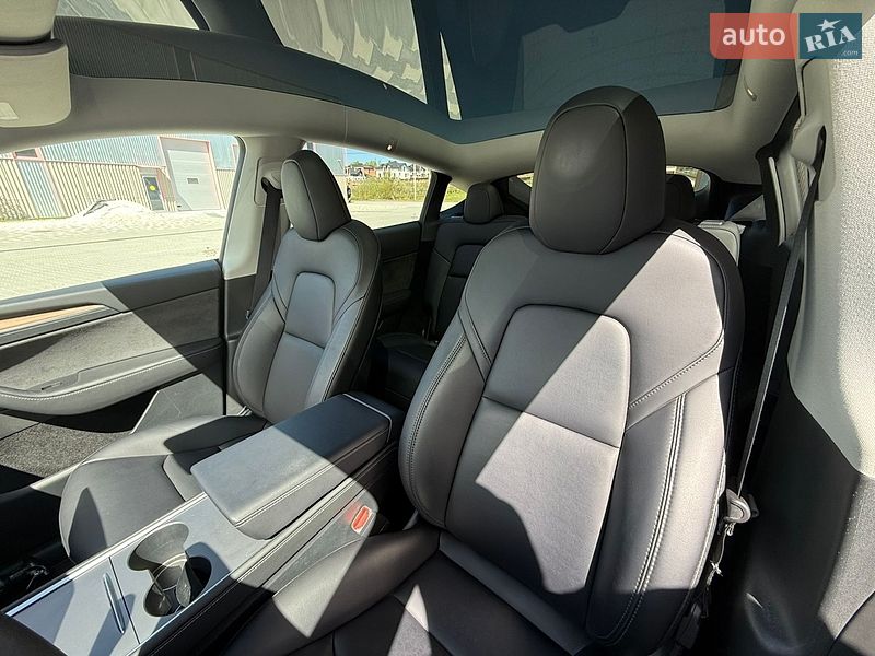 Позашляховик / Кросовер Tesla Model Y 2023 в Львові