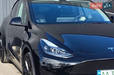Позашляховик / Кросовер Tesla Model Y 2024 в Києві