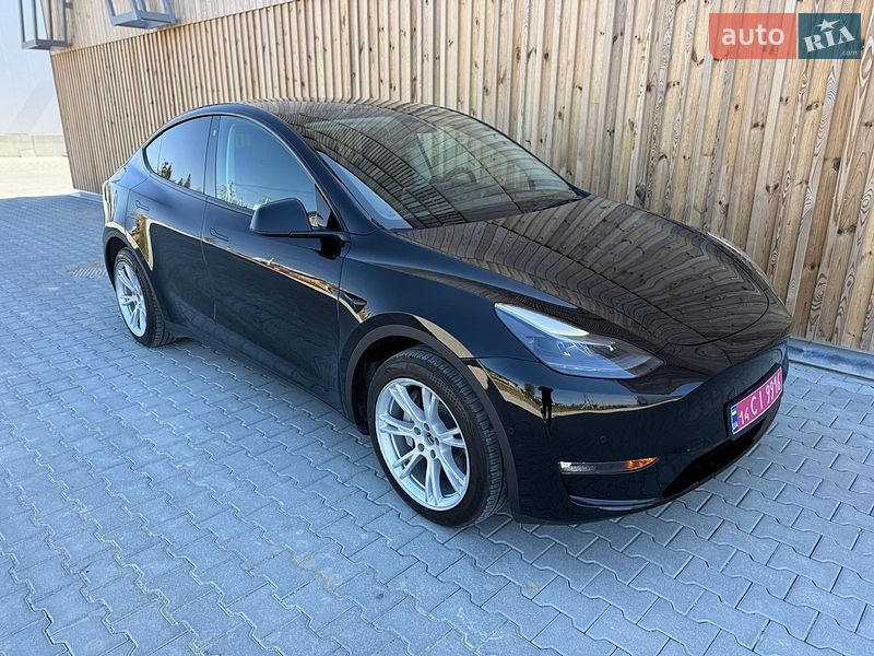 Позашляховик / Кросовер Tesla Model Y 2022 в Львові