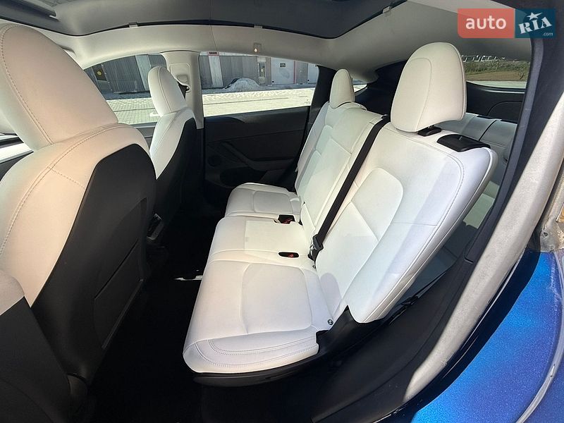 Внедорожник / Кроссовер Tesla Model Y 2023 в Львове
