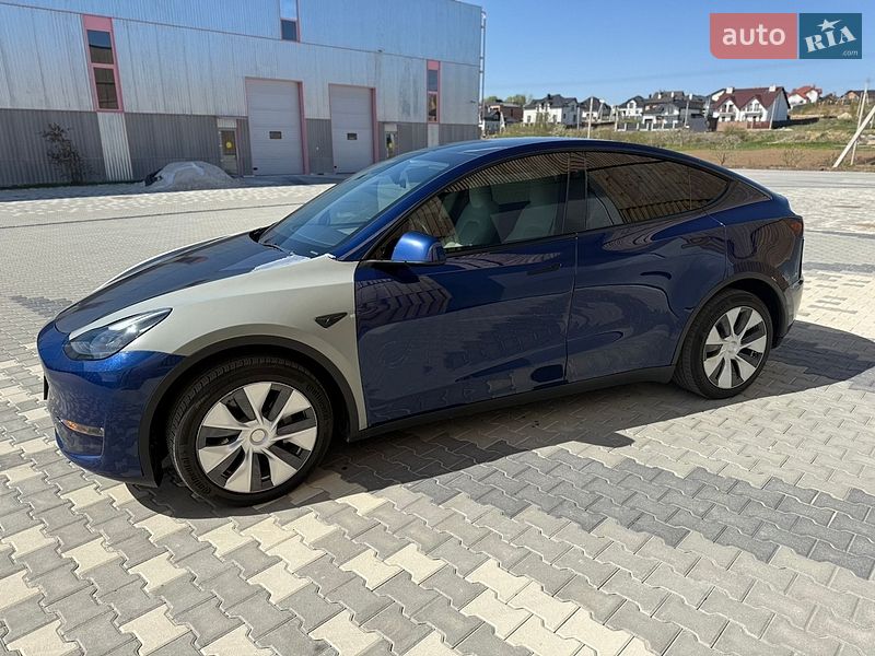 Внедорожник / Кроссовер Tesla Model Y 2023 в Львове