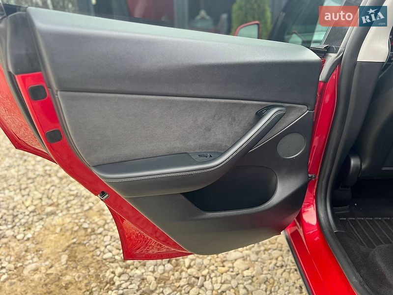 Внедорожник / Кроссовер Tesla Model Y 2021 в Львове