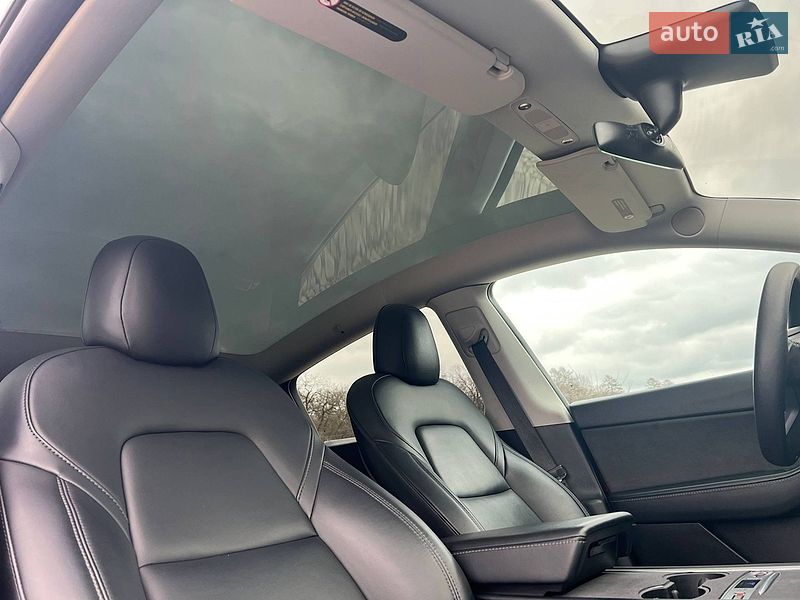 Внедорожник / Кроссовер Tesla Model Y 2021 в Львове