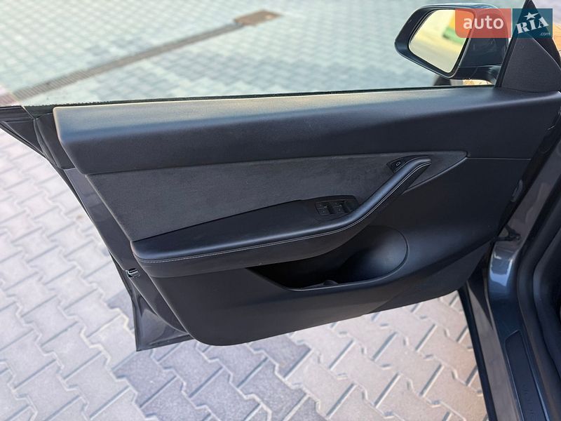 Внедорожник / Кроссовер Tesla Model Y 2022 в Львове