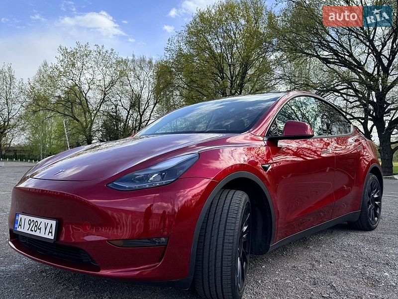 Tesla Model Y 2024