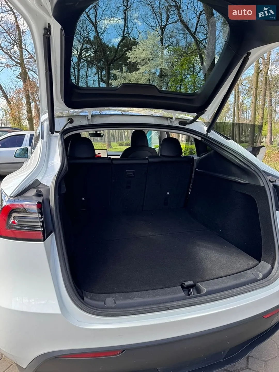 2023 Tesla Model Y - мініатюра 8