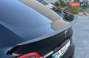 Внедорожник / Кроссовер Tesla Model Y 2021 в Луцке
