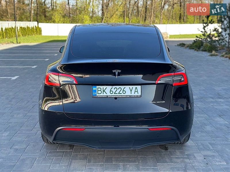 Внедорожник / Кроссовер Tesla Model Y 2021 в Луцке