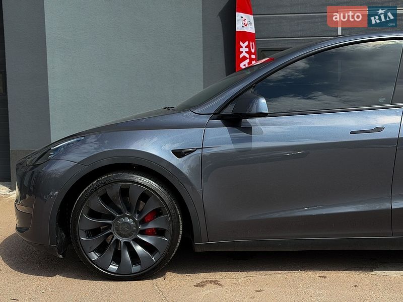 Внедорожник / Кроссовер Tesla Model Y 2022 в Киеве