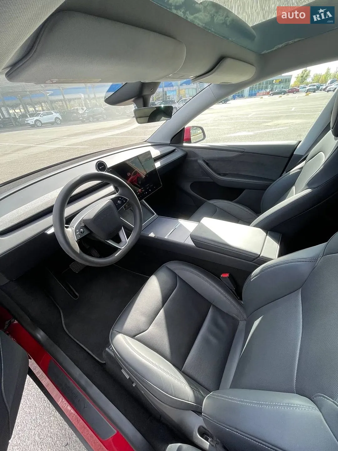 2025 Tesla Model Y - мініатюра 10