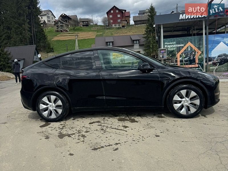 Внедорожник / Кроссовер Tesla Model Y 2023 в Ивано-Франковске