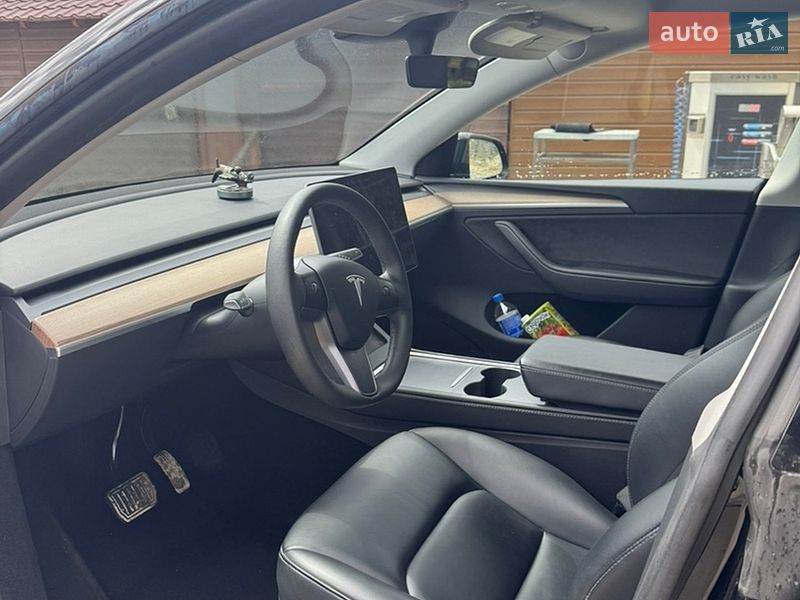 Внедорожник / Кроссовер Tesla Model Y 2023 в Ивано-Франковске