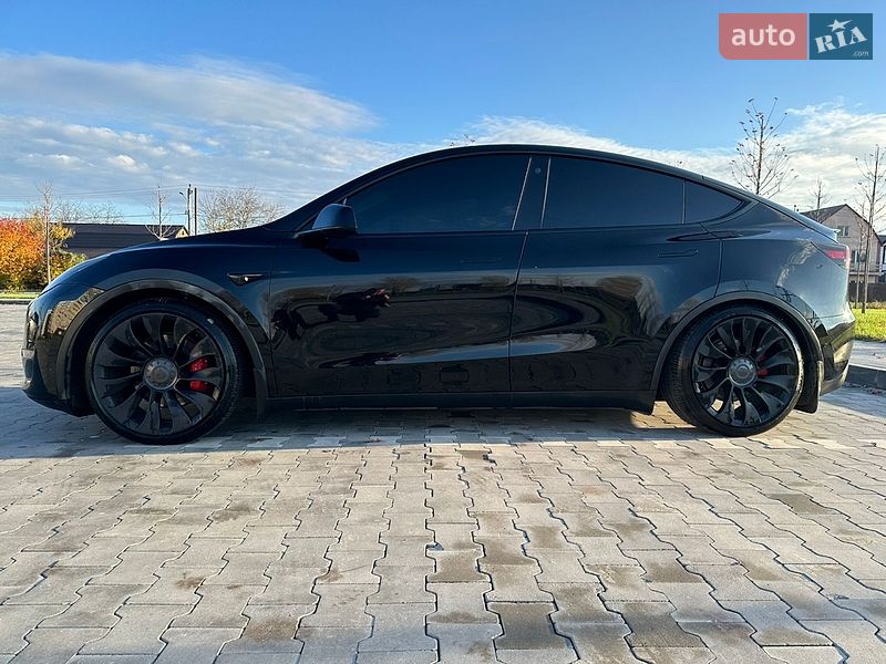 Внедорожник / Кроссовер Tesla Model Y 2022 в Киеве