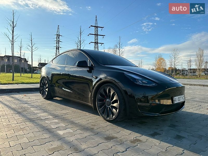 Внедорожник / Кроссовер Tesla Model Y 2022 в Киеве
