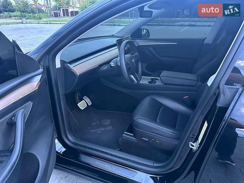 Внедорожник / Кроссовер Tesla Model Y 2022 в Киеве