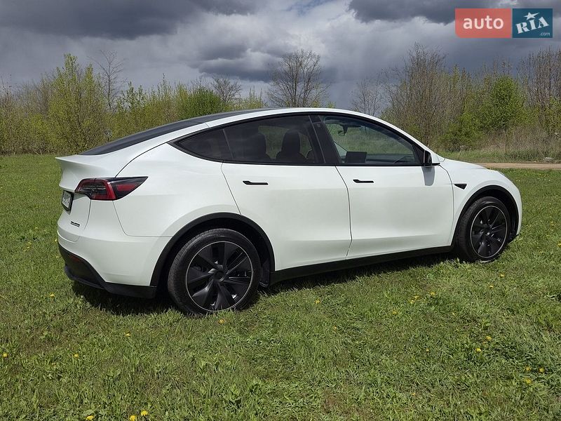 Внедорожник / Кроссовер Tesla Model Y 2023 в Полтаве