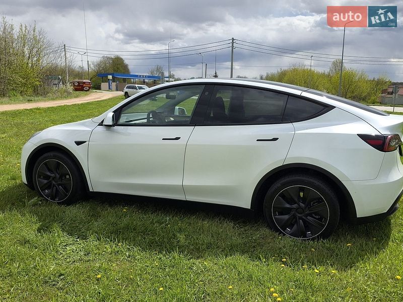 Внедорожник / Кроссовер Tesla Model Y 2023 в Полтаве