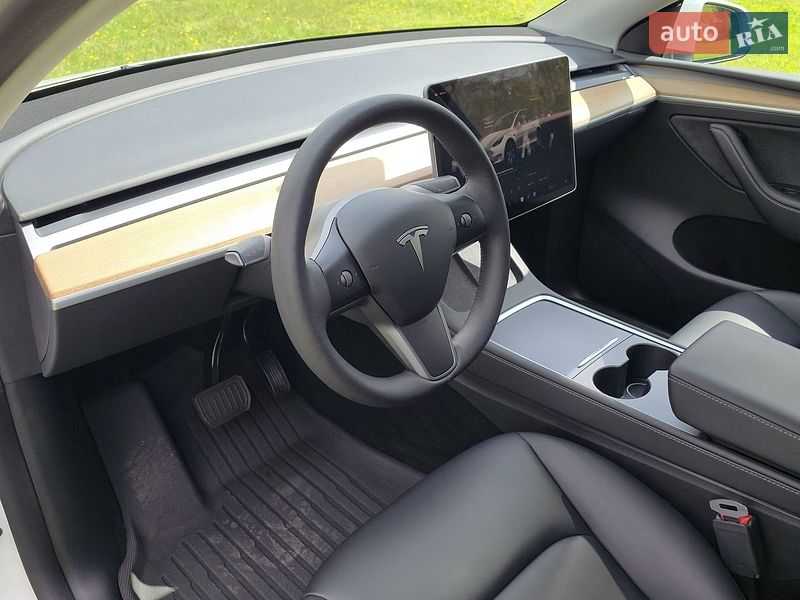 Внедорожник / Кроссовер Tesla Model Y 2023 в Полтаве