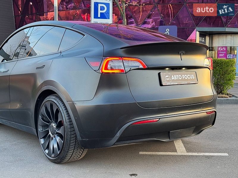 Позашляховик / Кросовер Tesla Model Y 2022 в Києві
