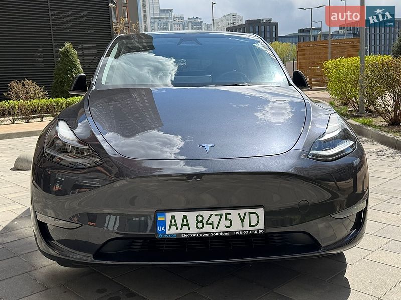Внедорожник / Кроссовер Tesla Model Y 2024 в Киеве