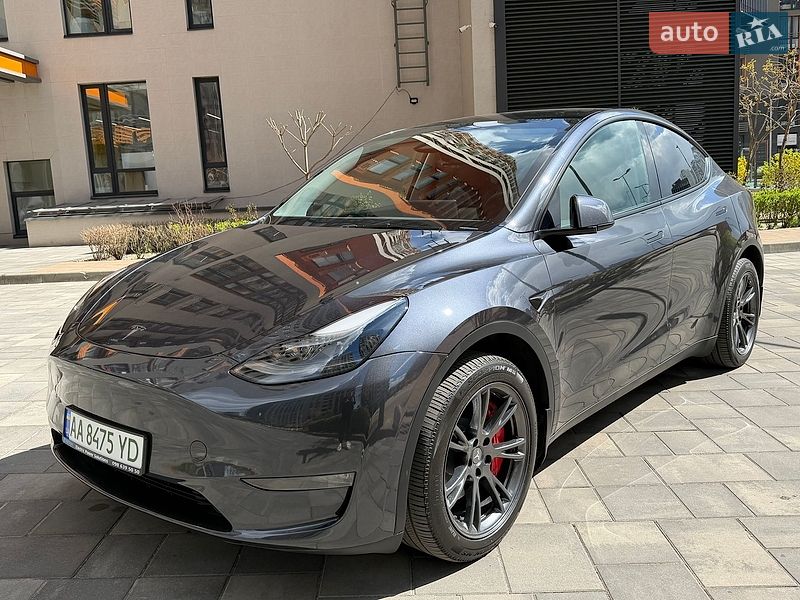 Внедорожник / Кроссовер Tesla Model Y 2024 в Киеве