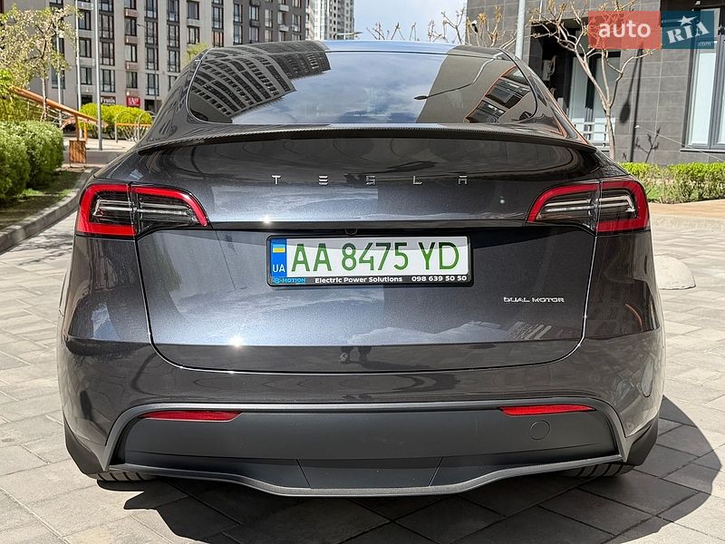 Внедорожник / Кроссовер Tesla Model Y 2024 в Киеве