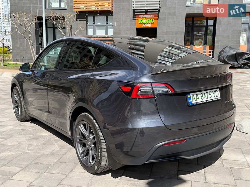 Внедорожник / Кроссовер Tesla Model Y 2024 в Киеве