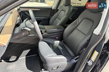 Внедорожник / Кроссовер Tesla Model Y 2024 в Киеве