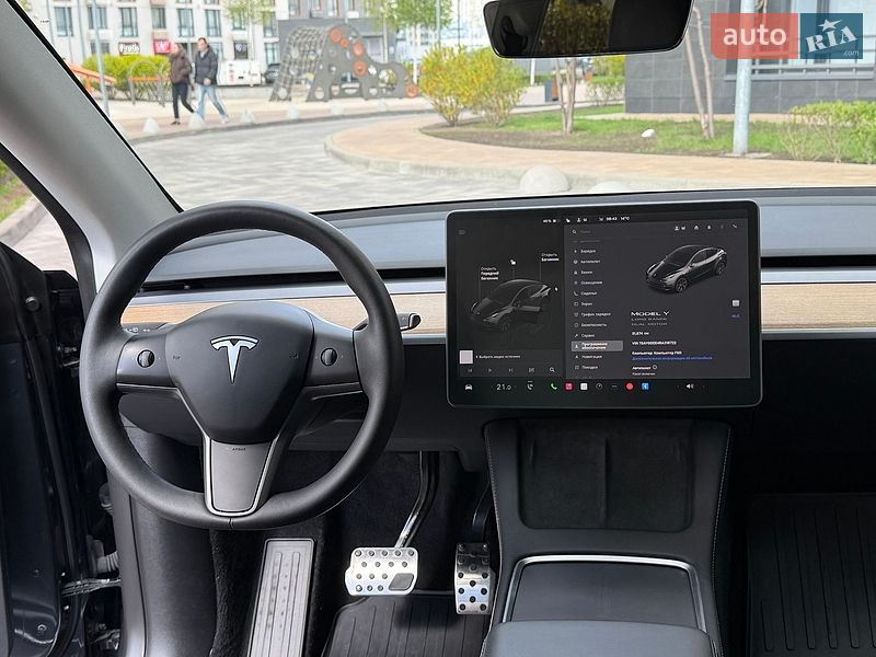 Внедорожник / Кроссовер Tesla Model Y 2024 в Киеве