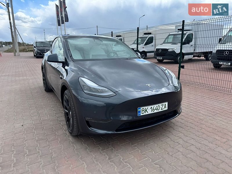 Внедорожник / Кроссовер Tesla Model Y 2022 в Ровно