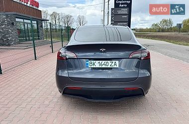 Внедорожник / Кроссовер Tesla Model Y 2022 в Ровно