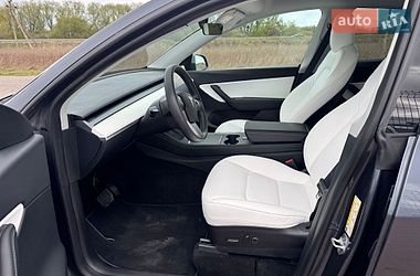 Внедорожник / Кроссовер Tesla Model Y 2022 в Ровно