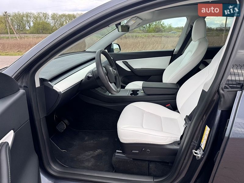 Внедорожник / Кроссовер Tesla Model Y 2022 в Ровно