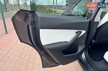 Внедорожник / Кроссовер Tesla Model Y 2022 в Ровно