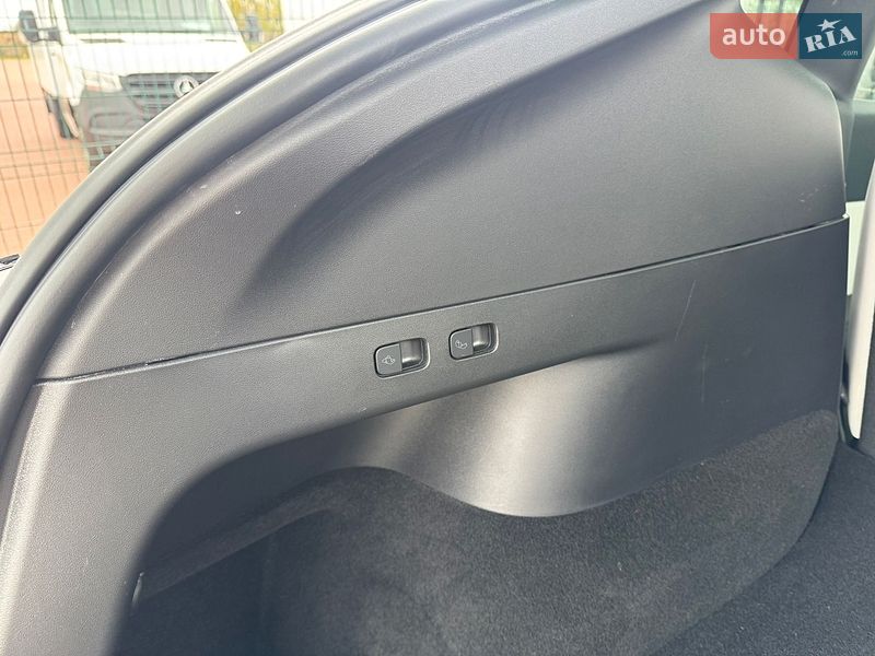 Внедорожник / Кроссовер Tesla Model Y 2022 в Ровно