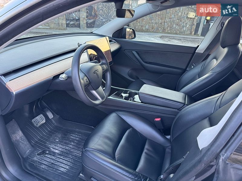 Внедорожник / Кроссовер Tesla Model Y 2020 в Новояворовске
