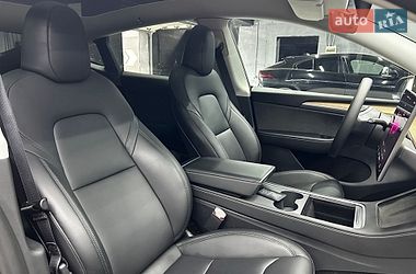 Внедорожник / Кроссовер Tesla Model Y 2023 в Черновцах