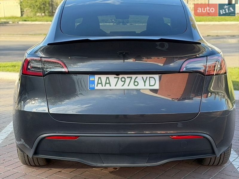 Позашляховик / Кросовер Tesla Model Y 2024 в Києві