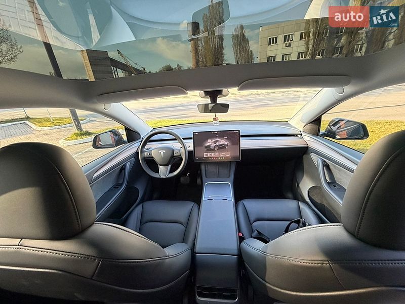 Позашляховик / Кросовер Tesla Model Y 2024 в Києві