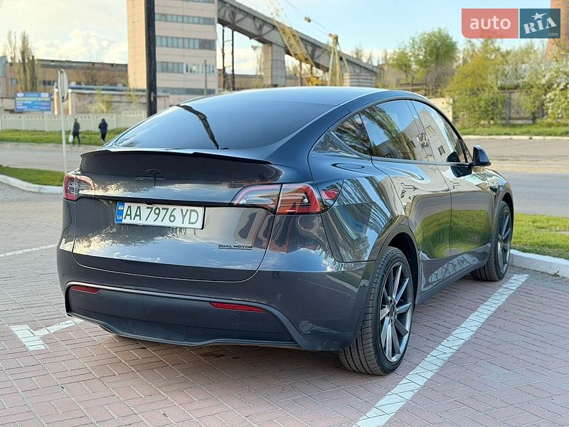 Позашляховик / Кросовер Tesla Model Y 2024 в Києві