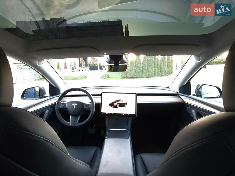 Внедорожник / Кроссовер Tesla Model Y 2023 в Львове
