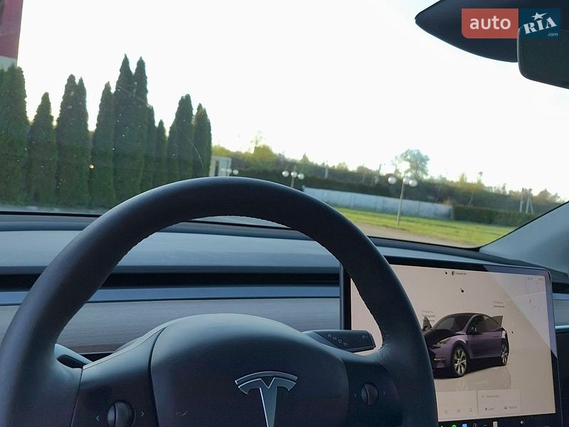 Внедорожник / Кроссовер Tesla Model Y 2023 в Львове