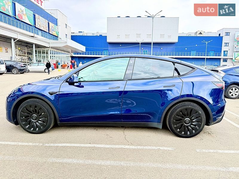 Tesla Model Y 2021