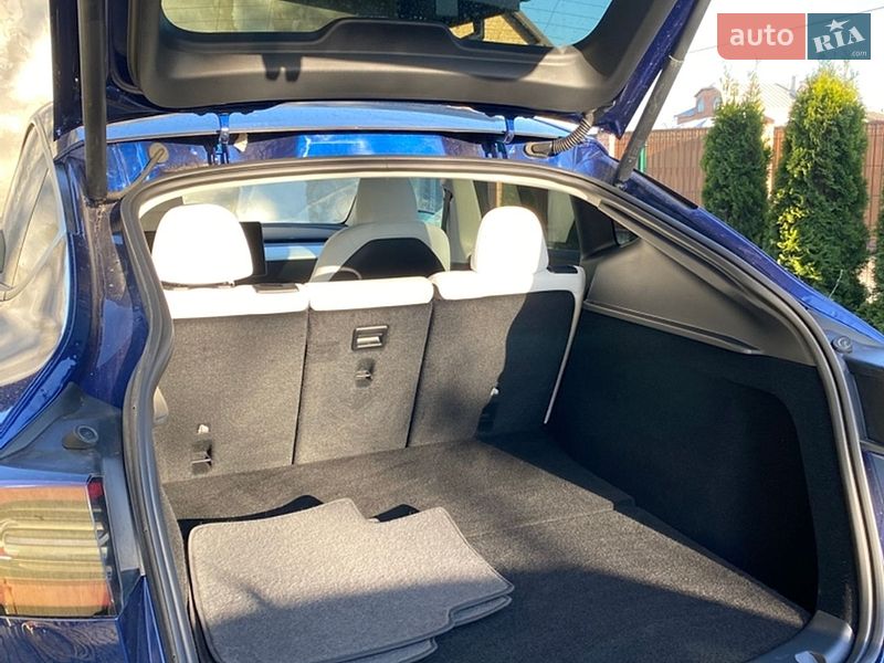 Внедорожник / Кроссовер Tesla Model Y 2024 в Львове