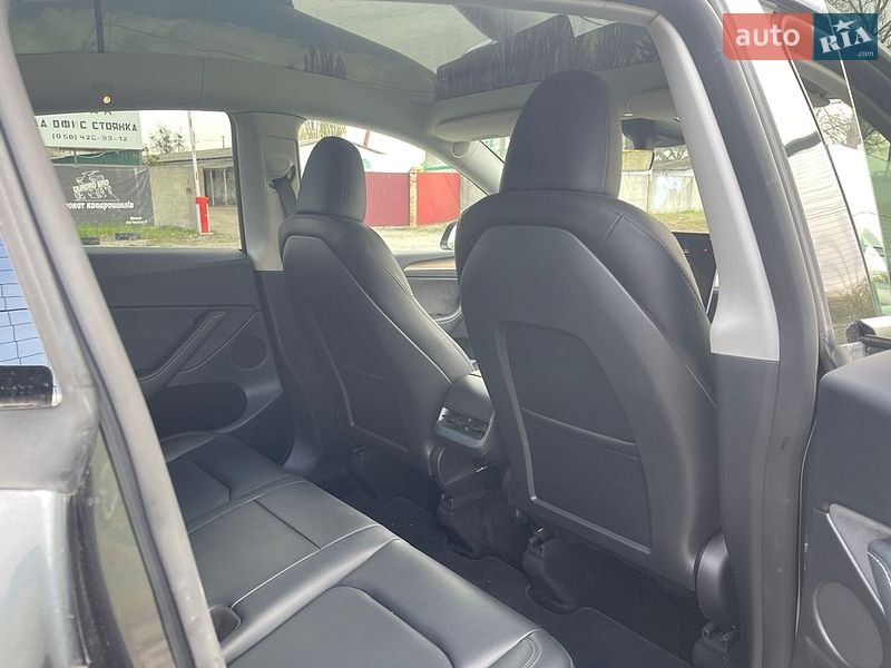 Позашляховик / Кросовер Tesla Model Y 2024 в Києві