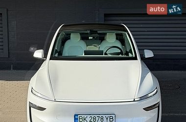 Внедорожник / Кроссовер Tesla Model Y 2025 в Киеве