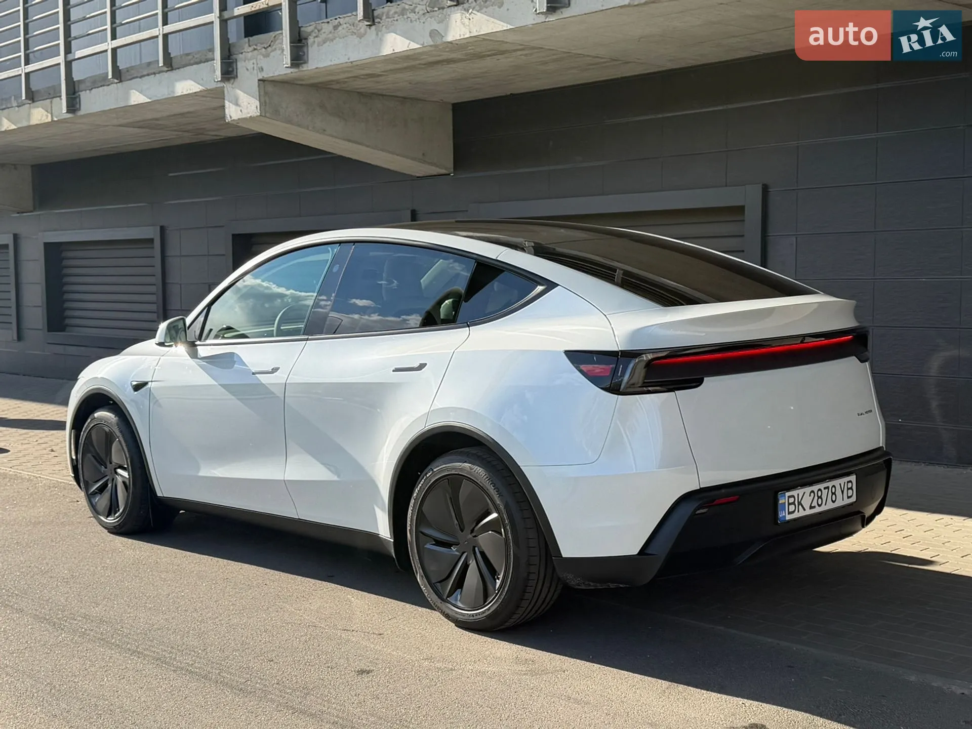 2025 Tesla Model Y - мініатюра 18