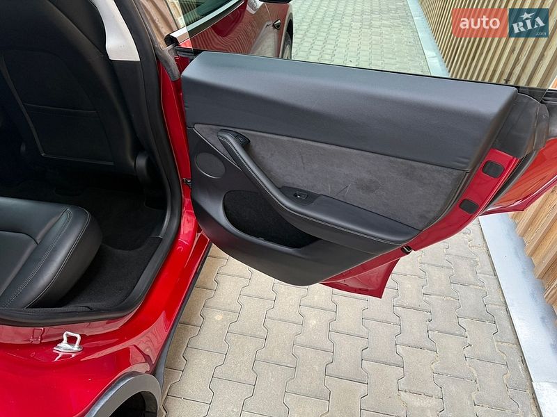 Позашляховик / Кросовер Tesla Model Y 2023 в Львові