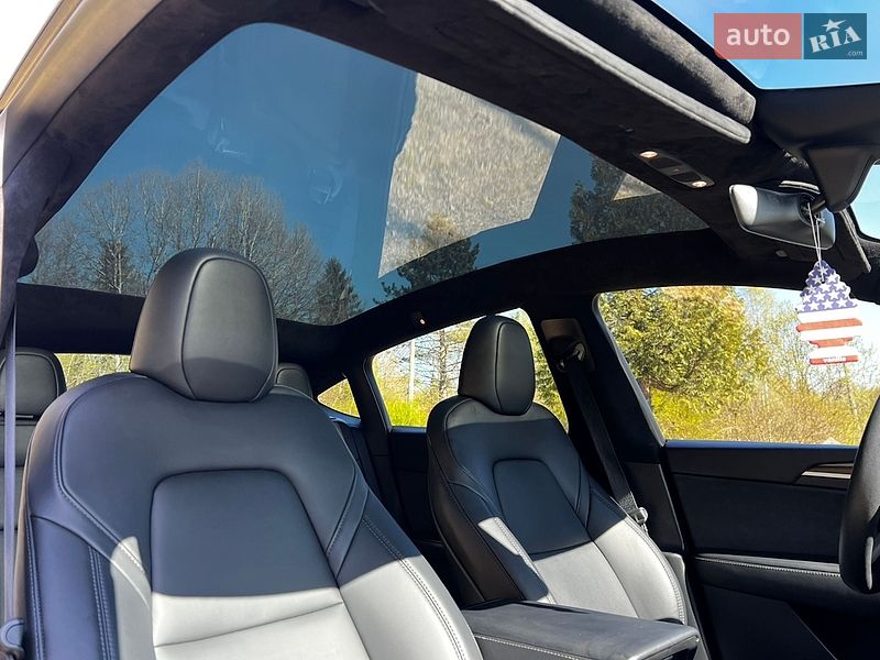 Позашляховик / Кросовер Tesla Model Y 2023 в Долині