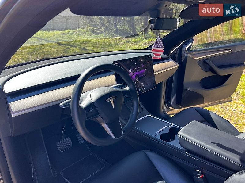 Позашляховик / Кросовер Tesla Model Y 2023 в Долині